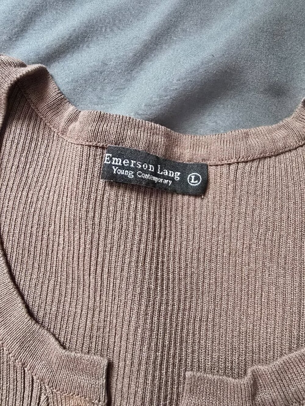 NWOT Set of 2 Emerson Lang Ribbed Tank Tops (L) - Picture 4 of 7